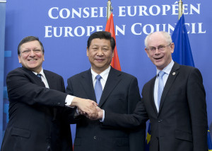 Handshake between Herman van Rompuy, Xi Jinping and José Manuel Barroso (from right to left)
